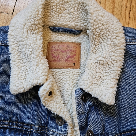 Levi's Sherpa Lined Denim Jacket - Picture 3 of 3